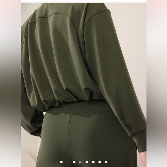 NWT Athleta Seasoft Bubble Hem Full Zip Army Green Jacket Size Small - Picture 6 of 11